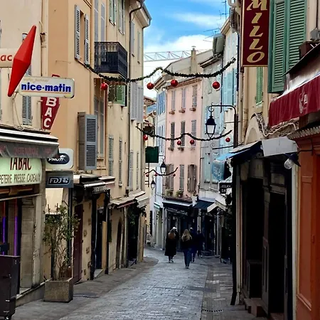 Le Refuge Du Suquet, Quartier Authentique De Cannes, Vue *