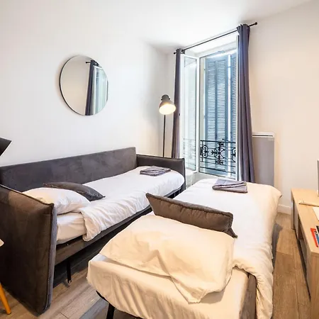 Le Refuge Du Suquet, Quartier Authentique De Cannes, Vue